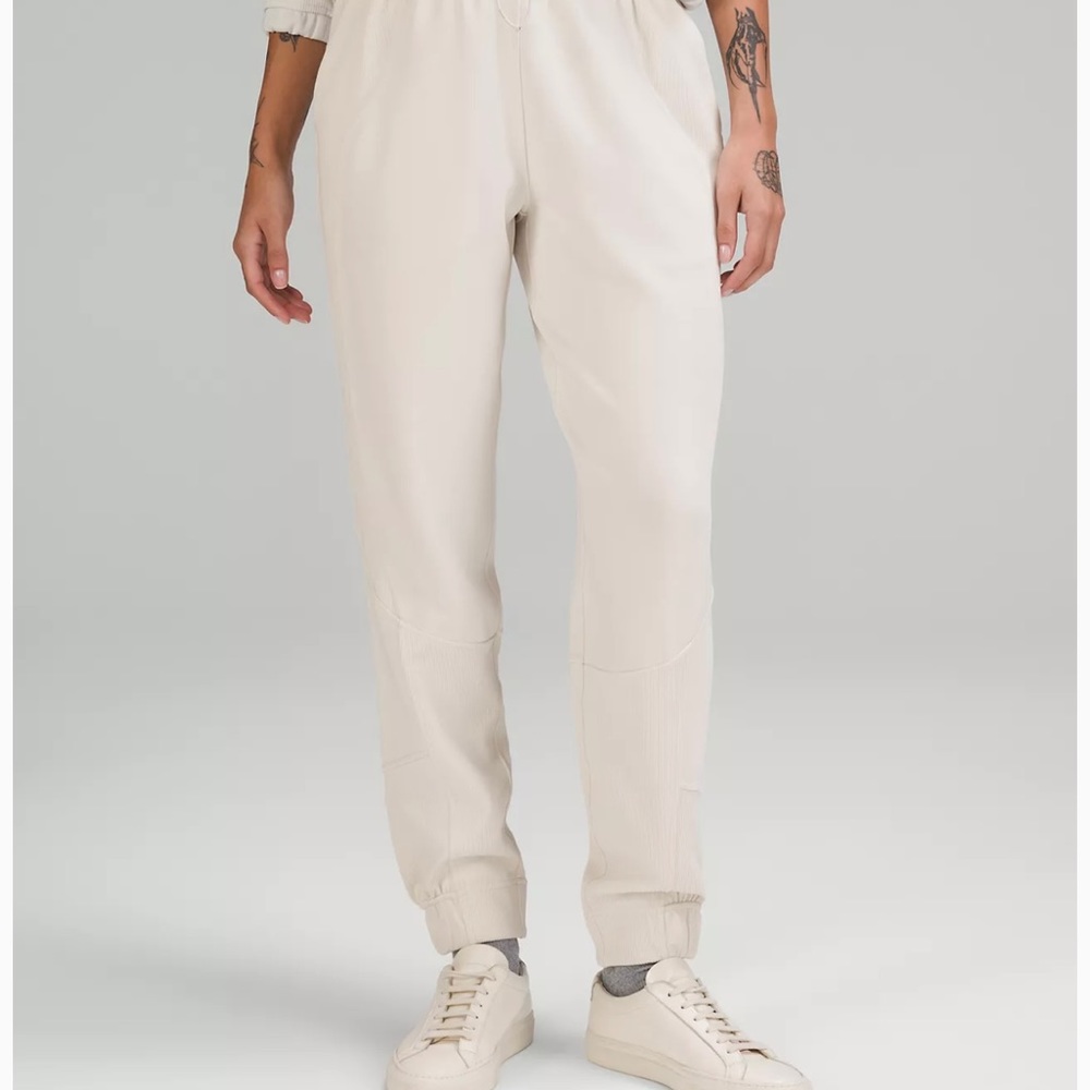 Lululemon NWT Brushed Softstreme Ribbed High-Rise Jogger. Brand new!